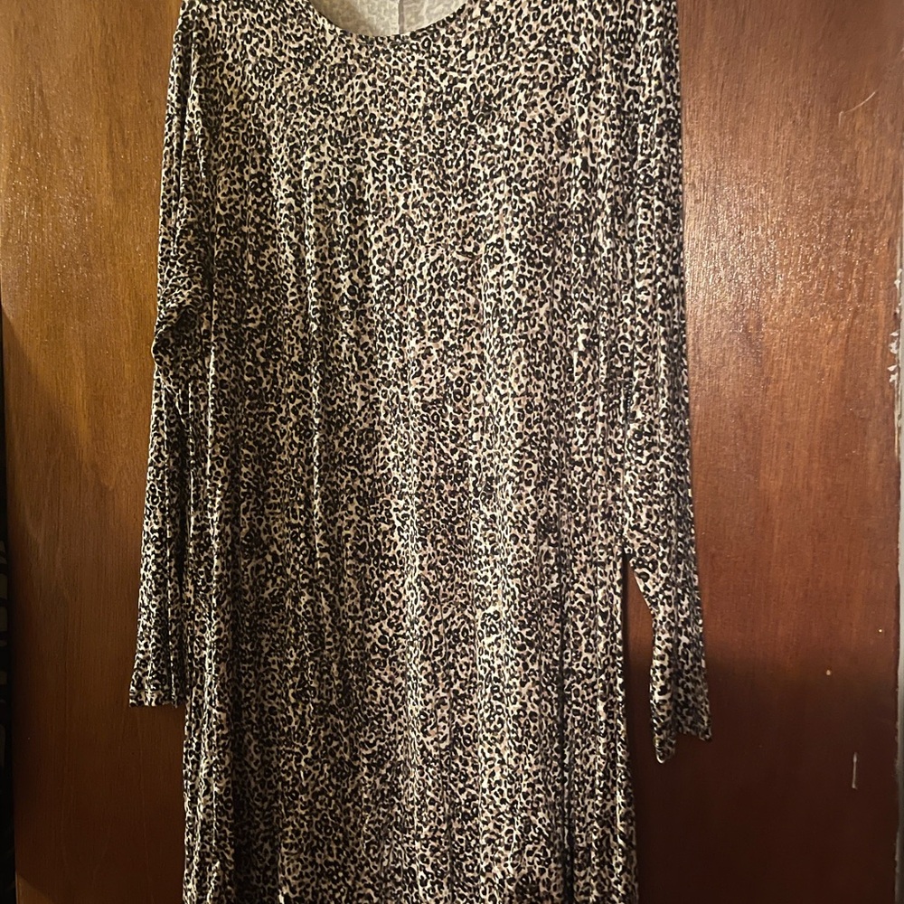 Old Navy Animal Print Long Sleeve Dress